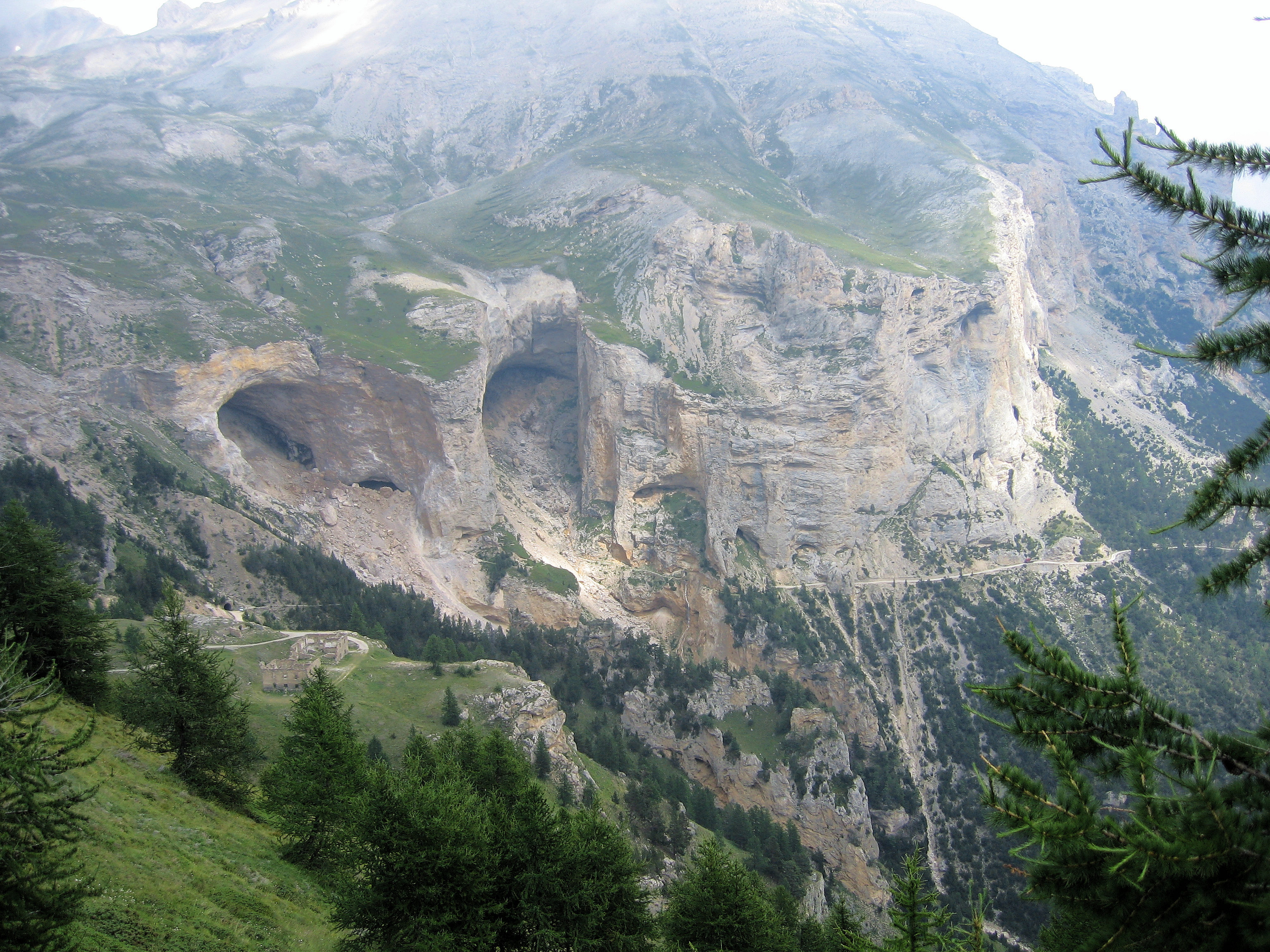 Jafferau, Beginn des 500 m langen  ungesicherten Tunnels